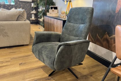 Mitchell - Swivel Chair with Adjustable Footrest Mitchell - Swivel Chair with Adjustable Footrest