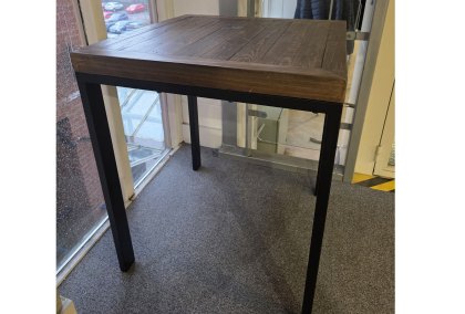 Penrose Bar / Breakfast Table Penrose Bar / Breakfast Table