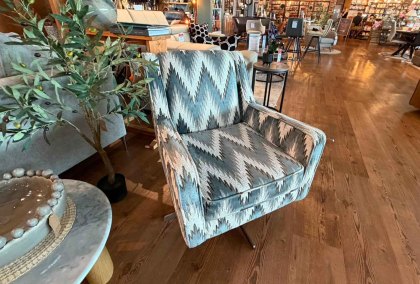 Lucciano Swivel Chair Lucciano Swivel Chair
