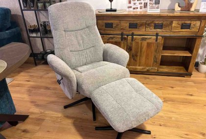 Nebraska Swivel Recliner with Footstool Nebraska Swivel Recliner with Footstool