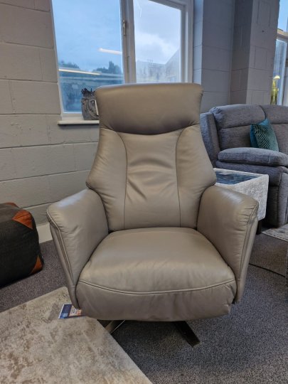 Clearance Hollister Electric Reclining Chair